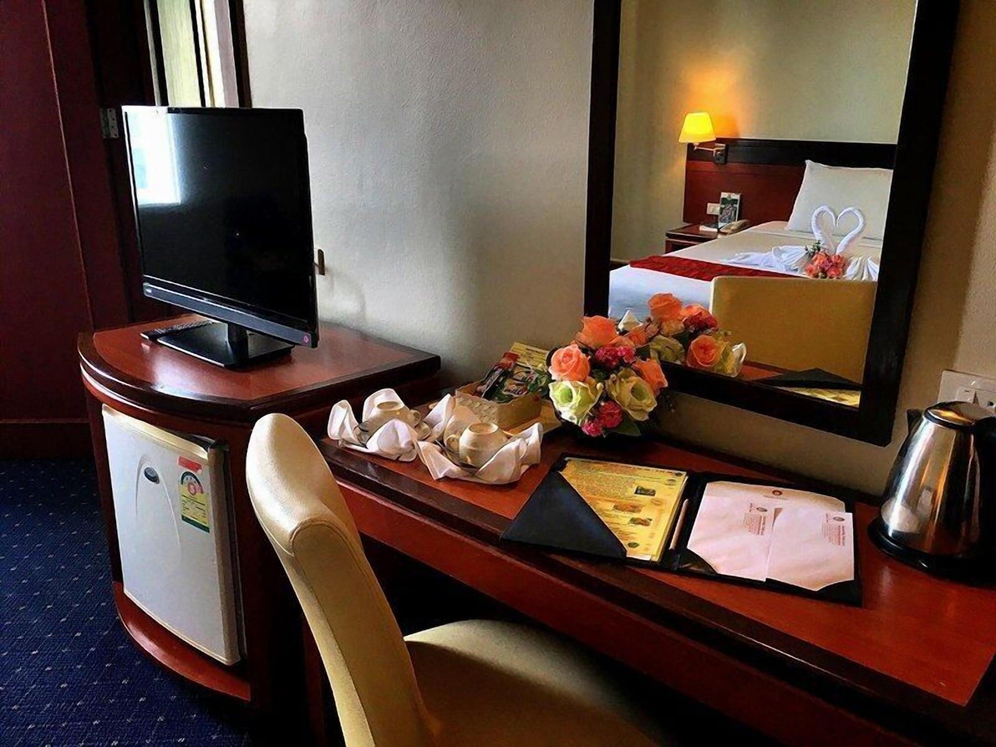 Hatyai Golden Crown Hotel Хатъяй Экстерьер фото