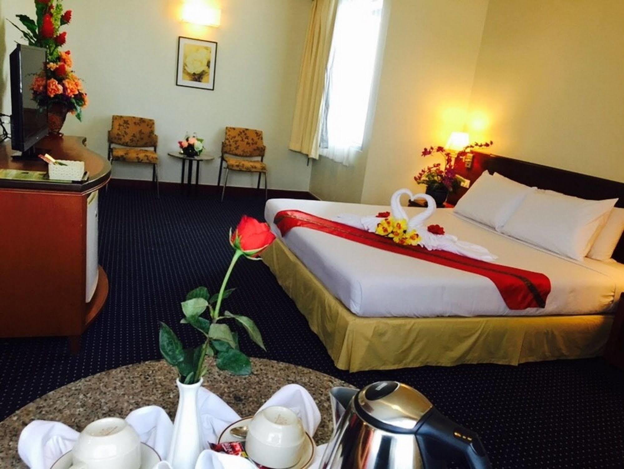 Hatyai Golden Crown Hotel Хатъяй Экстерьер фото